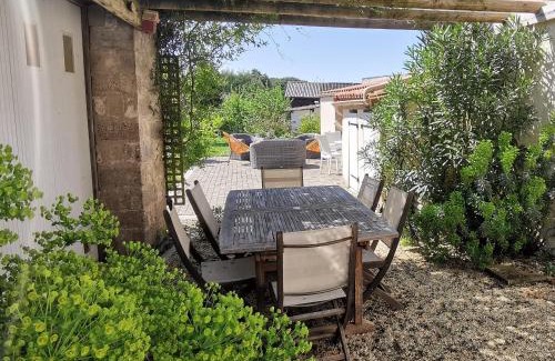 Le Bernard House | Maison en pierres avec jardin, 7 km des plages, 6 pers, 3 chambres - Le Bernard - FR-1-357-253