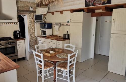 Le Bernard House | Maison en pierres avec jardin, 7 km des plages, 6 pers, 3 chambres - Le Bernard - FR-1-357-253