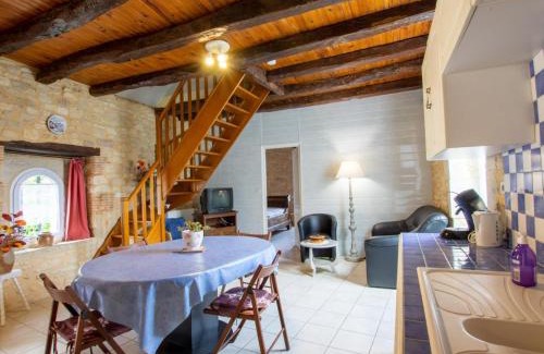 Tourtoirac House | Maison en pierres avec jardin clos, proche grotte de Tourtoirac, équipements bébé, animaux acceptés. - FR-1-616-280