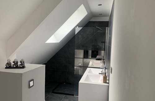 Esquay-Notre-Dame House | Maison Ensoleillée Sans Vis-à-vis Jardin Clos 700m2