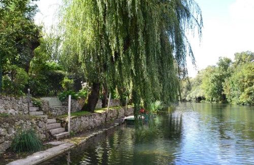 Saint-Genis-d'Hiersac House | Maison familiale avec jardin clos, accès rivière et Wi-Fi, proche verdure et activités en Charente - FR-1-653-117