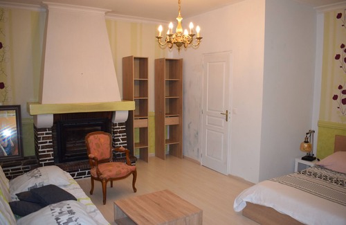 Etauliers House | Maison Familiale au Calme à la Campagne