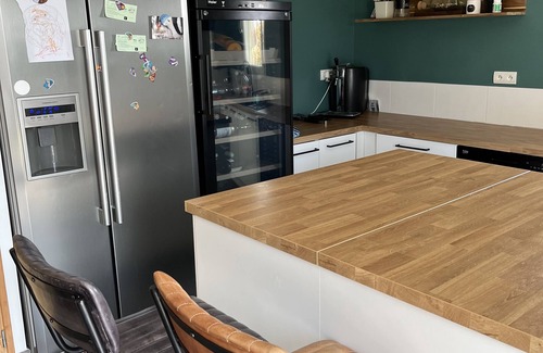 Mondrainville House | Maison Familiale Avec Jacuzzi Proche des Plages du Debarquement