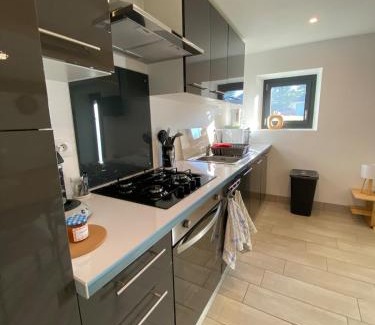 Chamboulive Apartment | Maison