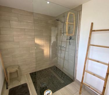 Chamboulive Apartment | Maison