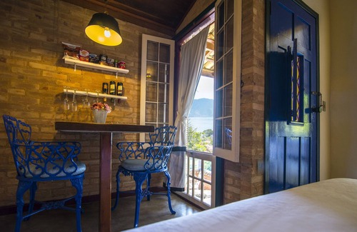Ilhabela Historical Center Hotel | Maison Joly Residence