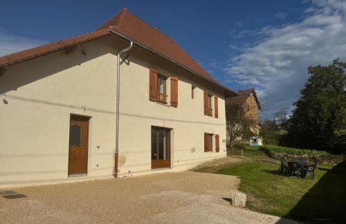 Saint-Genix-sur-Guiers House | Maison Léonora