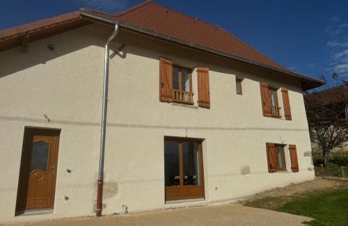 Saint-Genix-sur-Guiers House | Maison Léonora