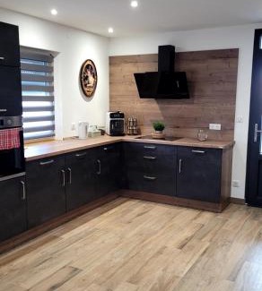 Forstfeld House | Maison La Bonbonnière chaleureuse avec parking et garage gratuit proche frontière