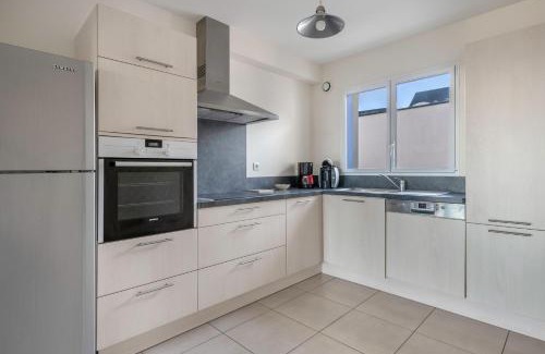 Saint-Gildas-de-Rhuys House | Maison lumineuse vue sur mer (200m de la plage)