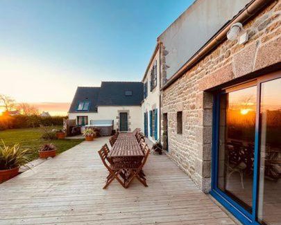 Kerlouan House | Maison Maillots et Bigorneaux, 15 pers, jacuzzi, 40m de la mer