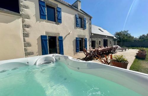 Kerlouan House | Maison Maillots et Bigorneaux, 15 pers, jacuzzi, 40m de la mer