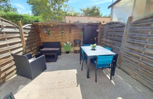 Marseillan Plage Apartment | Maison mitoyenne climatisée 7 pers. avec piscine et parking à Marseillan-Plage - FR-1-326-848