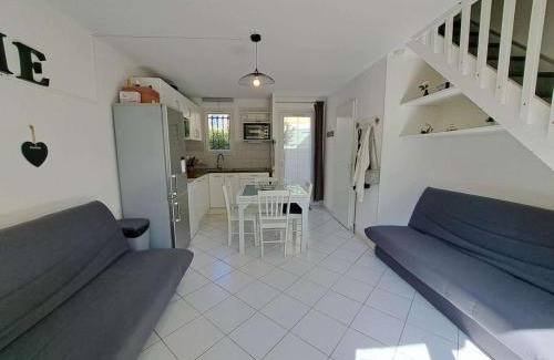 Marseillan Plage Apartment | Maison mitoyenne climatisée 7 pers. avec piscine et parking à Marseillan-Plage - FR-1-326-848
