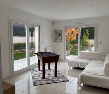 Marcy-l'Etoile Villa | Maison moderne 5 personnes, proche Lyon