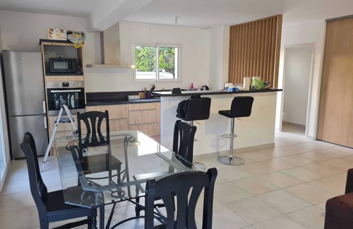 Euzet-les-Bains House | Maison Neuve sur Petit Terrain Dans Village Typique