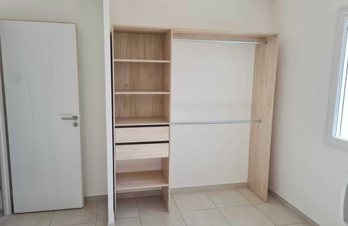 Euzet-les-Bains House | Maison Neuve sur Petit Terrain Dans Village Typique