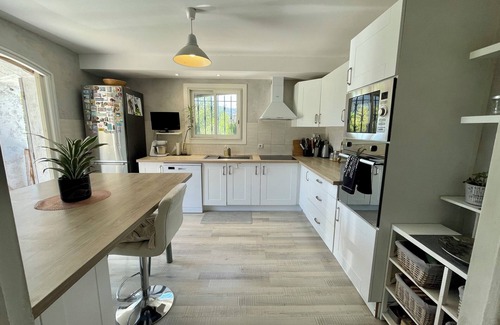 La Roquette-sur-Siagne House | Maison Pour 8 Personnes. Proche Cannes et ses Plages Avec une Piscine Privée