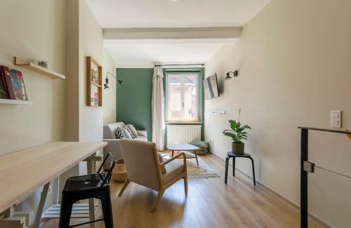 Sainte-Foy-les-Lyon Apartment | Maison Parmentier 10 min de Lyon