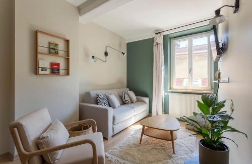 Sainte-Foy-les-Lyon Apartment | Maison Parmentier 10 min de Lyon