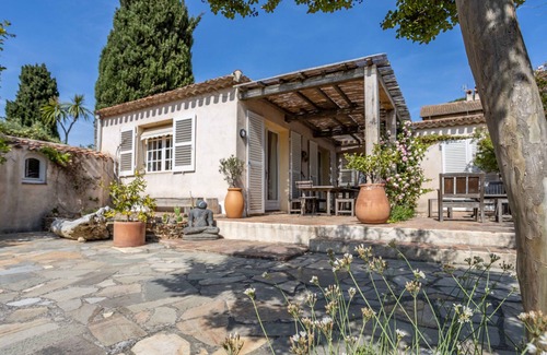 Porquerolles Ski Chalet | MAISON PERGOLA, PORQUEROLLES