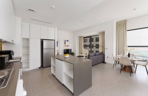 Abu Dhabi Apartment | Maison Privee - Modern & Panoramic Sea View Apt on Al Reem Island