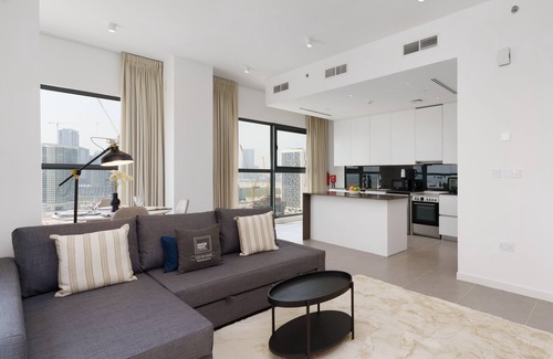 Abu Dhabi Apartment | Maison Privee - Modern & Panoramic Sea View Apt on Al Reem Island