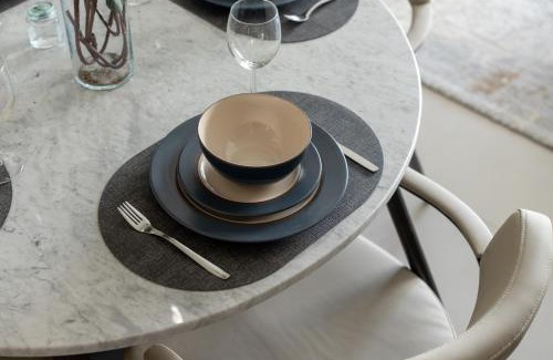 Dubai Apartment | Maison Privee - Serene Hideaway with Top Facilities in Creek Beach