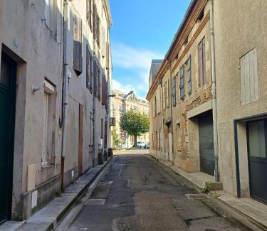 Agen Apartment | maison quartier préfecture 4 chambres 3 sdb wifi