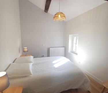 Agen Apartment | maison quartier préfecture 4 chambres 3 sdb wifi