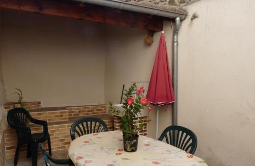 Ferrieres-sur-Sichon House | Maison rénovée avec patio et animaux acceptés à Ferrières-sur-Sichon, près de Vichy - FR-1-489-191