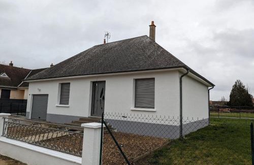 Epieds-en-Beauce House | Maison rénovée avec jardin et parking, proche Orléans, animaux acceptés - FR-1-590-561
