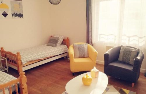 Vaumas House | Maison rénovée moderne pour 7 à Vaumas - FR-1-489-160