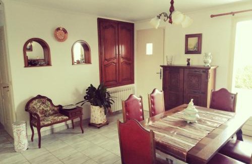 Disse-sous-le-Lude House | Maison située aux confins de la Vallée du Loir