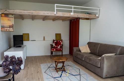 Fraisses Apartment | Maison sous le noyer