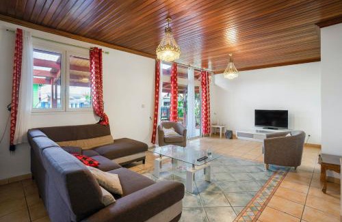 Saint-Andre House | Maison spacieuse et charmante a Saint Andre Jardin cloture