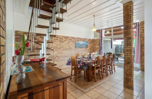 Saint-Andre House | Maison spacieuse et charmante a Saint Andre Jardin cloture