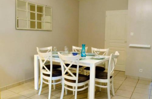 Poitiers House | Maison St Eloi by iZiLi *Futuroscope*Jardin*