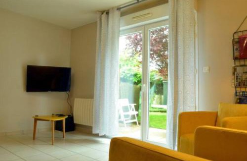 Poitiers House | Maison St Eloi by iZiLi *Futuroscope*Jardin*