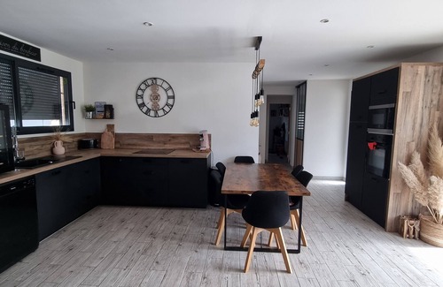 Maubec House | Maison vue sur le Lubéron Avec Piscine Miroir