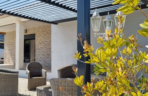 Maubec House | Maison vue sur le Lubéron Avec Piscine Miroir