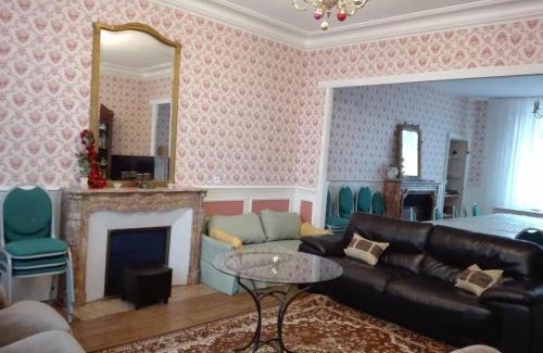 Gipcy House | Maison XIXe avec jardin, piscine partagée, près de Bourbon l'Archambault - FR-1-489-504