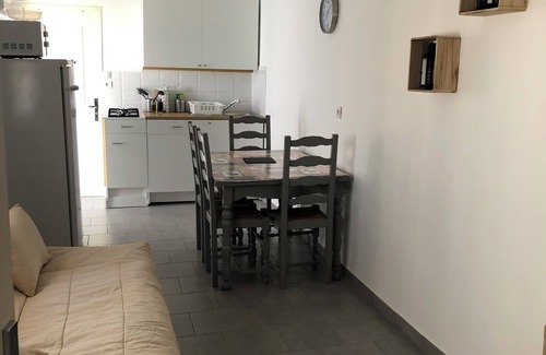 Sorgues Apartment | Maisonnette