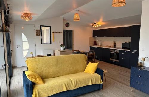 Crecy-la-Chapelle House | Maisonnette Migahome