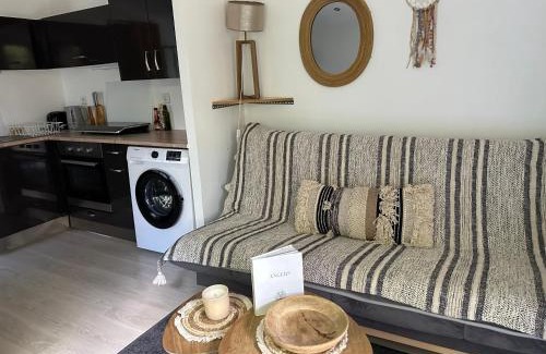 Saint-Serge Apartment | Maisonnette studio avec jardin