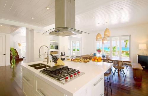 Governor's Harbour House | Majestic 9BR Beachfront Estate w/Private Pool & Back-up Generator