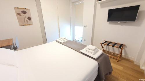 Municipio 4 Apartment | Majestic Seaview Apartment - Bari Centro