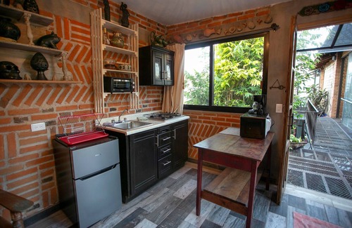 Cholula Apartment | Majikal BnB Martinlandia (Black Clay)