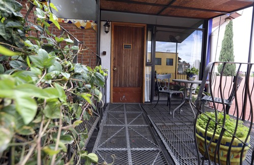 Cholula Apartment | Majikal BnB Martinlandia (Jacaranda)