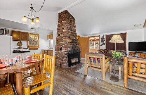 Rapid City Cabin | Make Memories from your Deck - In Rapid City On Canyon Lake Thirty Minutes from Mt Rushmore